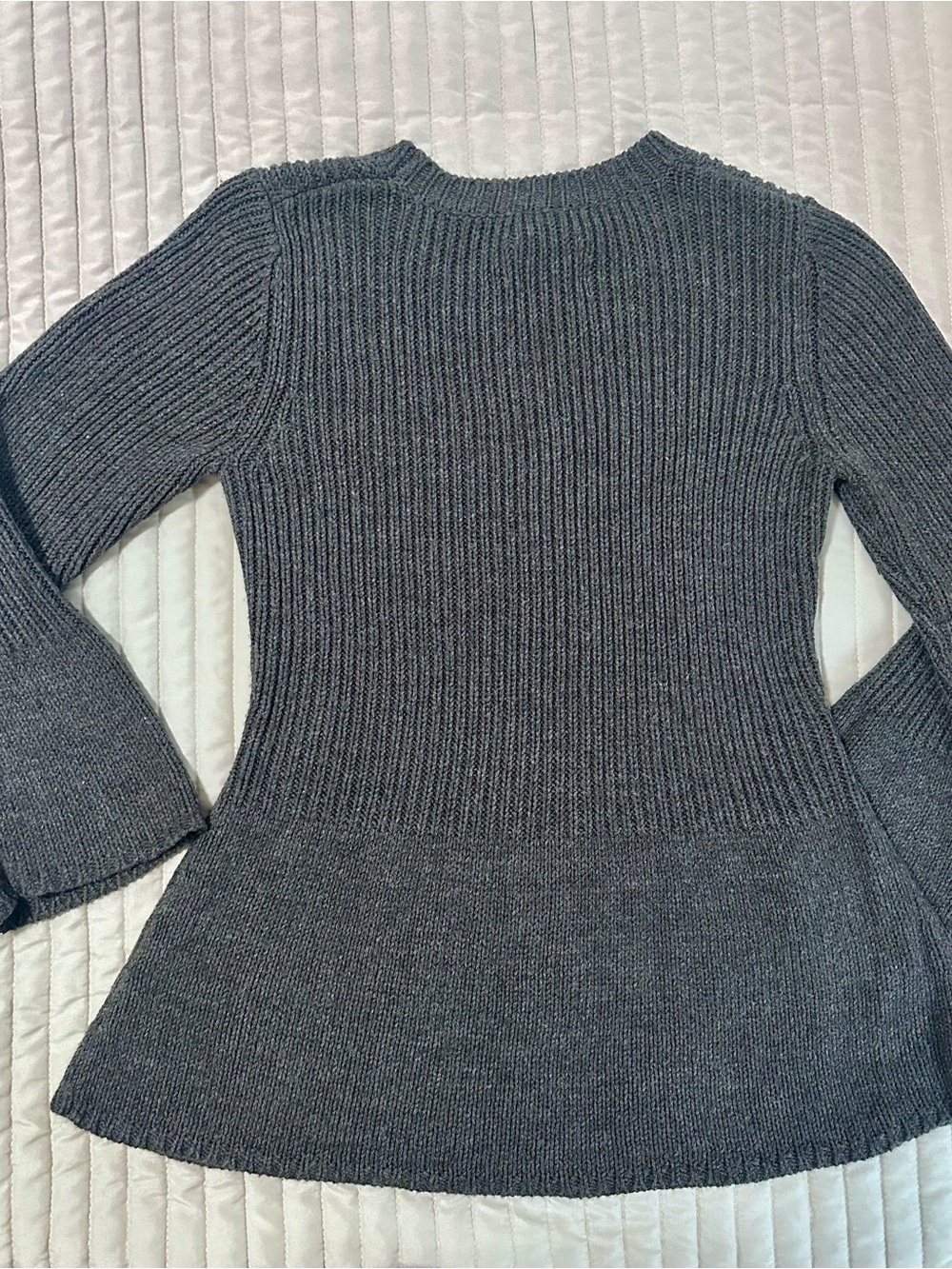 Simply Vera Vera Wang Dark Gray Ribbed Peplum Knit Sweater Size M - Picture 2 of 7